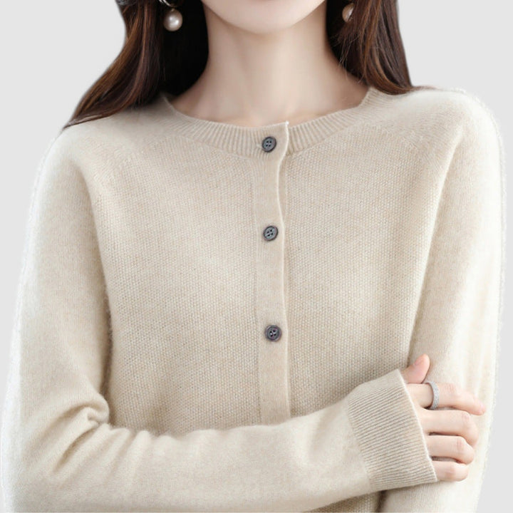 Catherine - Chic Cardigan