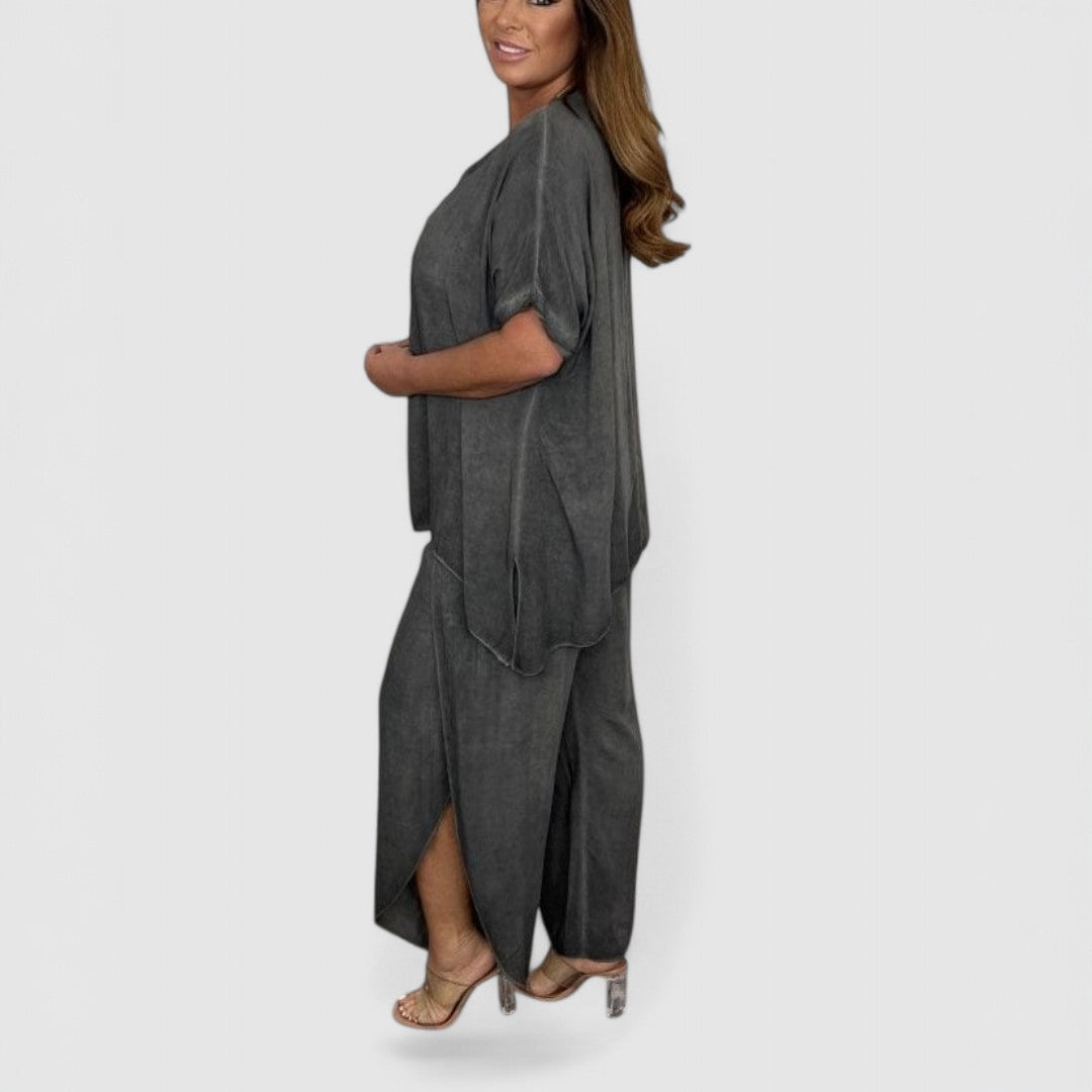 Isabella - Flowing Trousers Suit